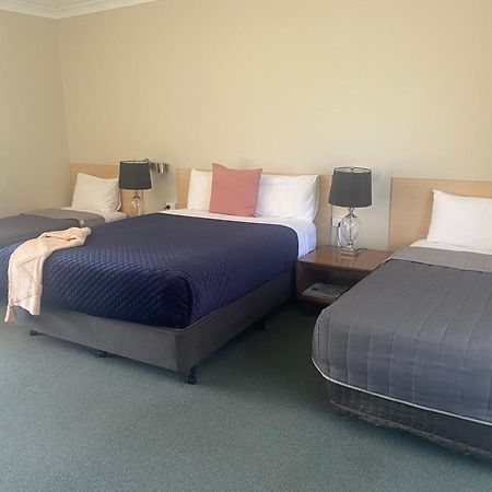 Tumbarumba Motel & Elms Restaurant エクステリア 写真