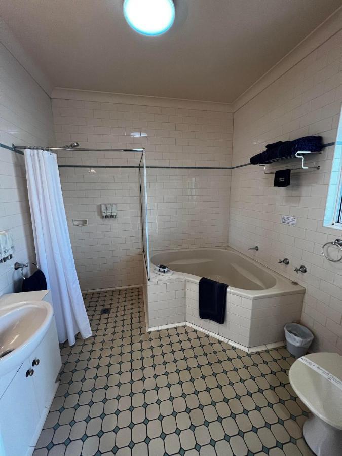 Tumbarumba Motel & Elms Restaurant エクステリア 写真