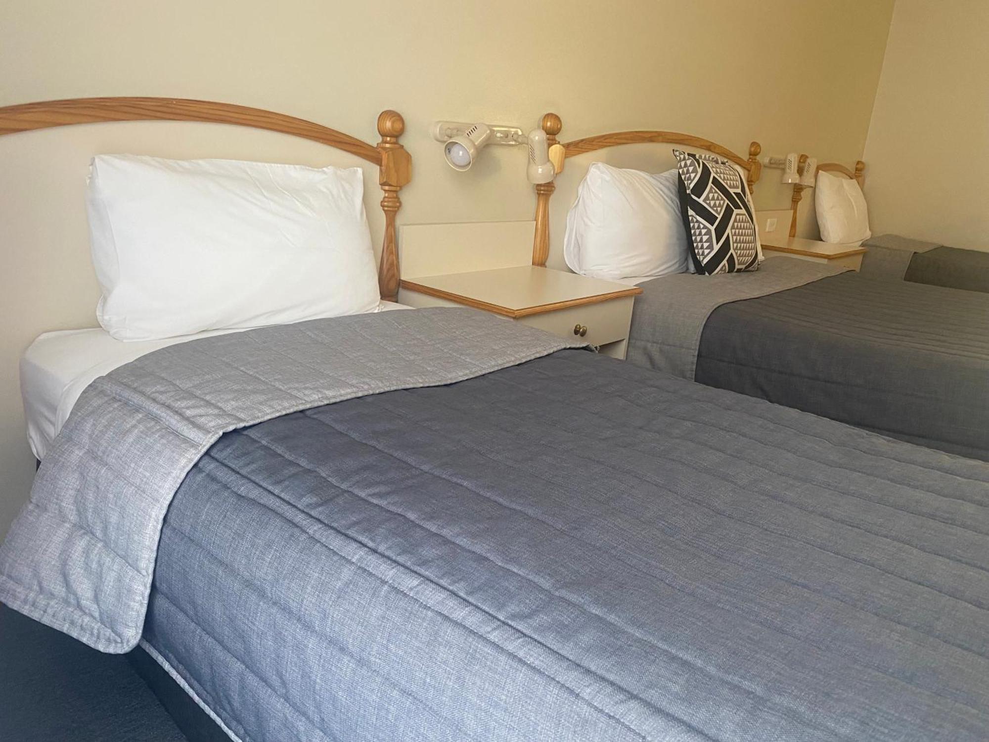 Tumbarumba Motel & Elms Restaurant エクステリア 写真