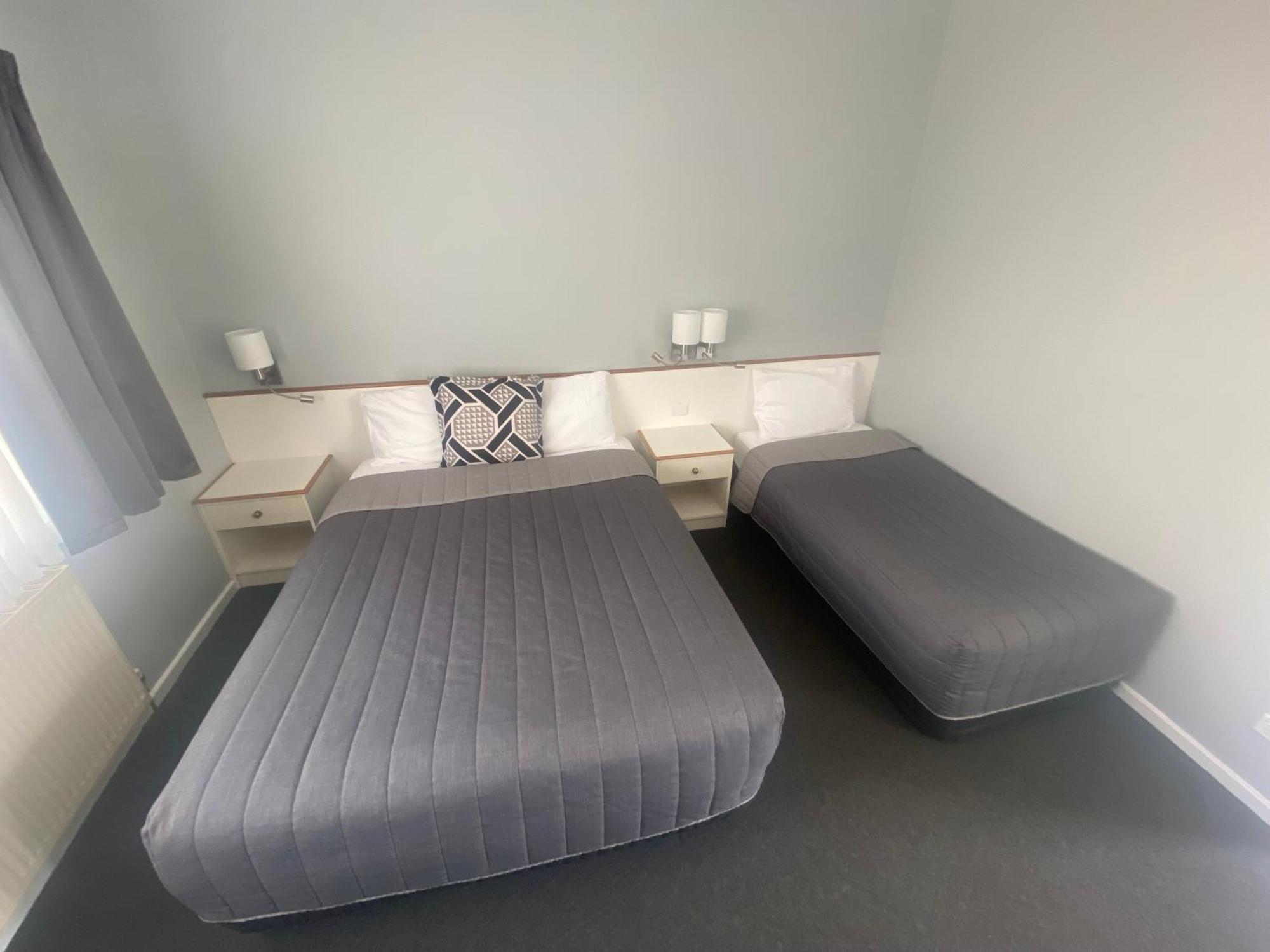 Tumbarumba Motel & Elms Restaurant エクステリア 写真